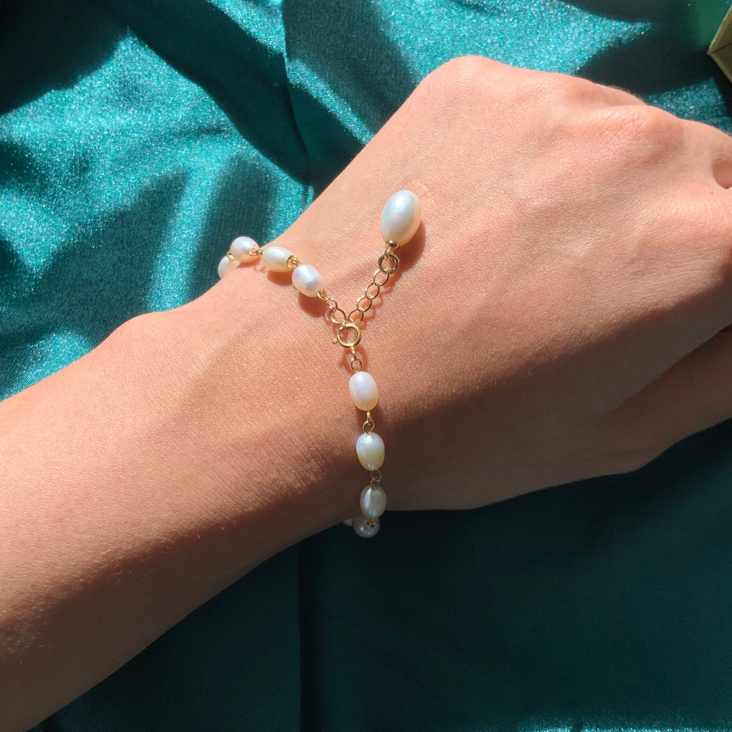 Handmade Gold Plated Beaded Bracelet Bridal Pearl Bracelet Gift for her Dainty Chain bracelet