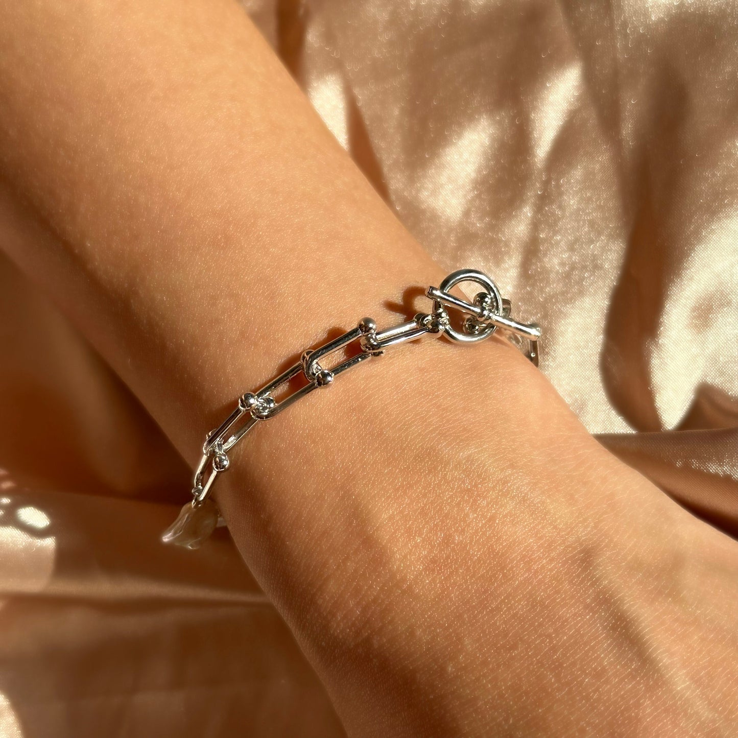 Irregular Pearl Bracelet Sterling Silver Freshwater Pearl Bracelet Horse Shoe Hardware Chain Bracelet U Link Bracelet Gift for her