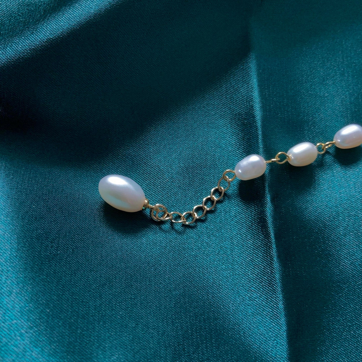 Handmade Gold Plated Beaded Bracelet Bridal Pearl Bracelet Gift for her Dainty Chain bracelet