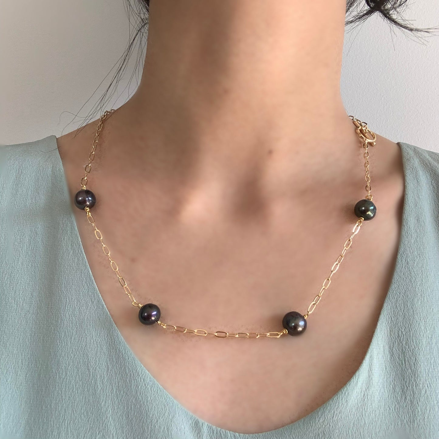 Stationed Black Pearl Necklace Gold Paperclip Chain
