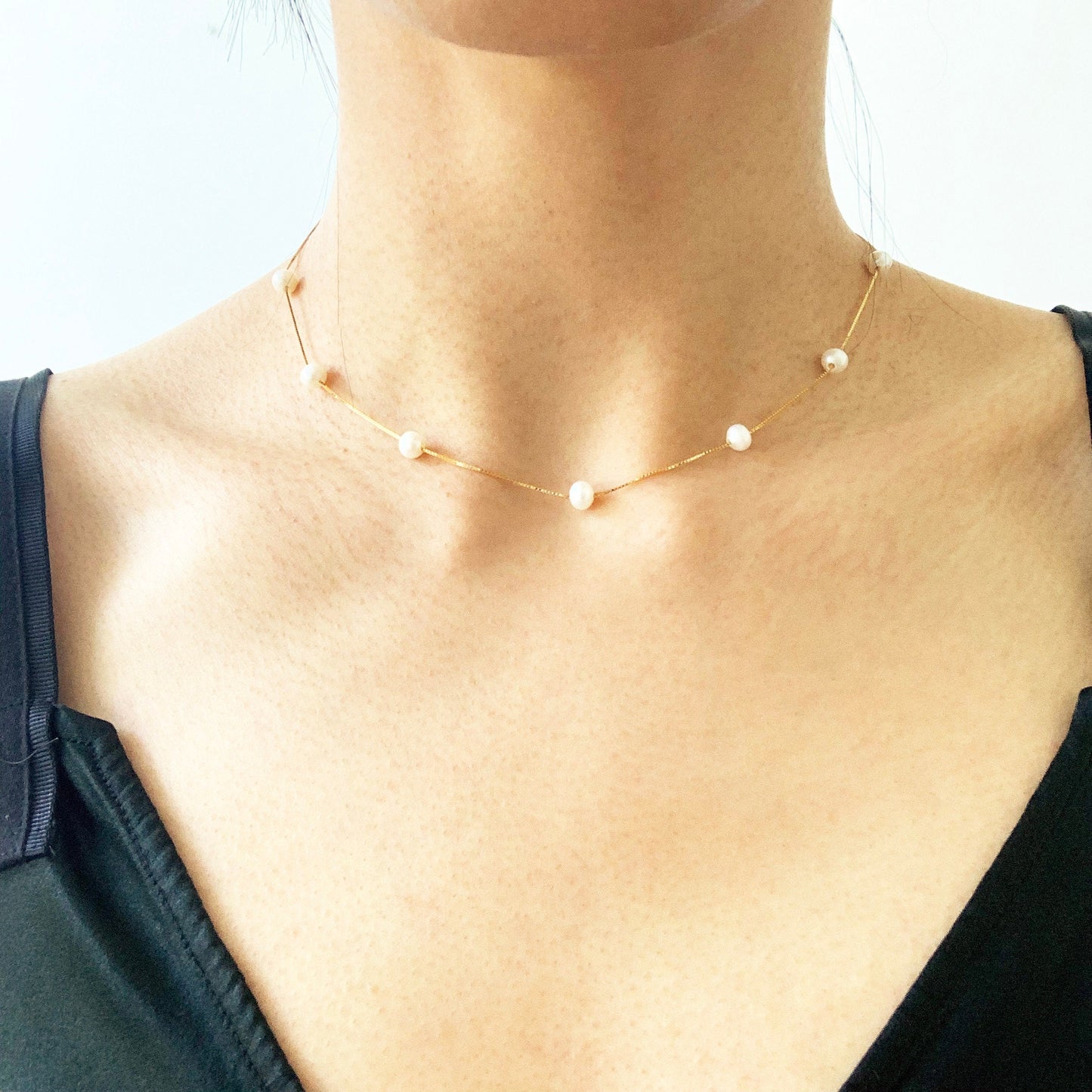 Stationed  Pearl necklace