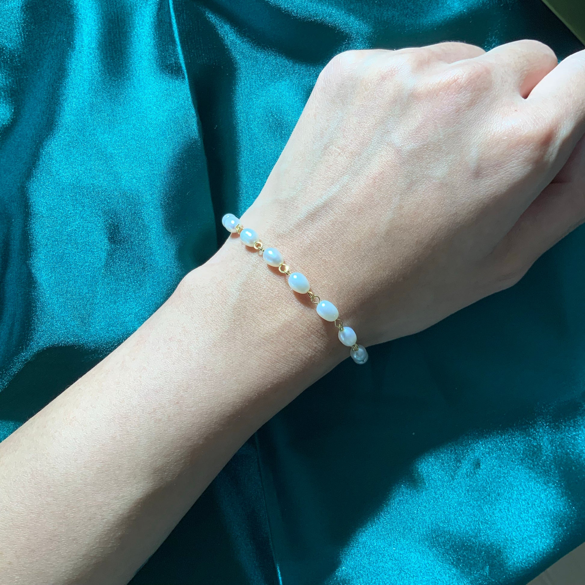 Handmade Gold Plated Beaded Bracelet Bridal Pearl Bracelet Gift for her Dainty Chain bracelet