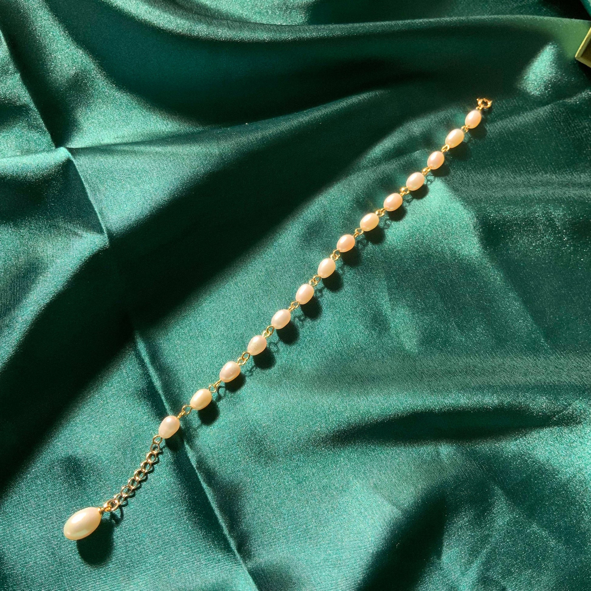 Handmade Gold Plated Beaded Bracelet Bridal Pearl Bracelet Gift for her Dainty Chain bracelet