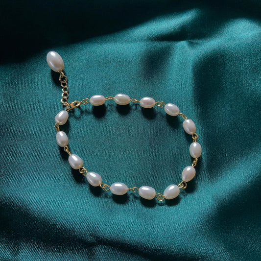 Handmade Gold Plated Beaded Bracelet Bridal Pearl Bracelet Gift for her Dainty Chain bracelet