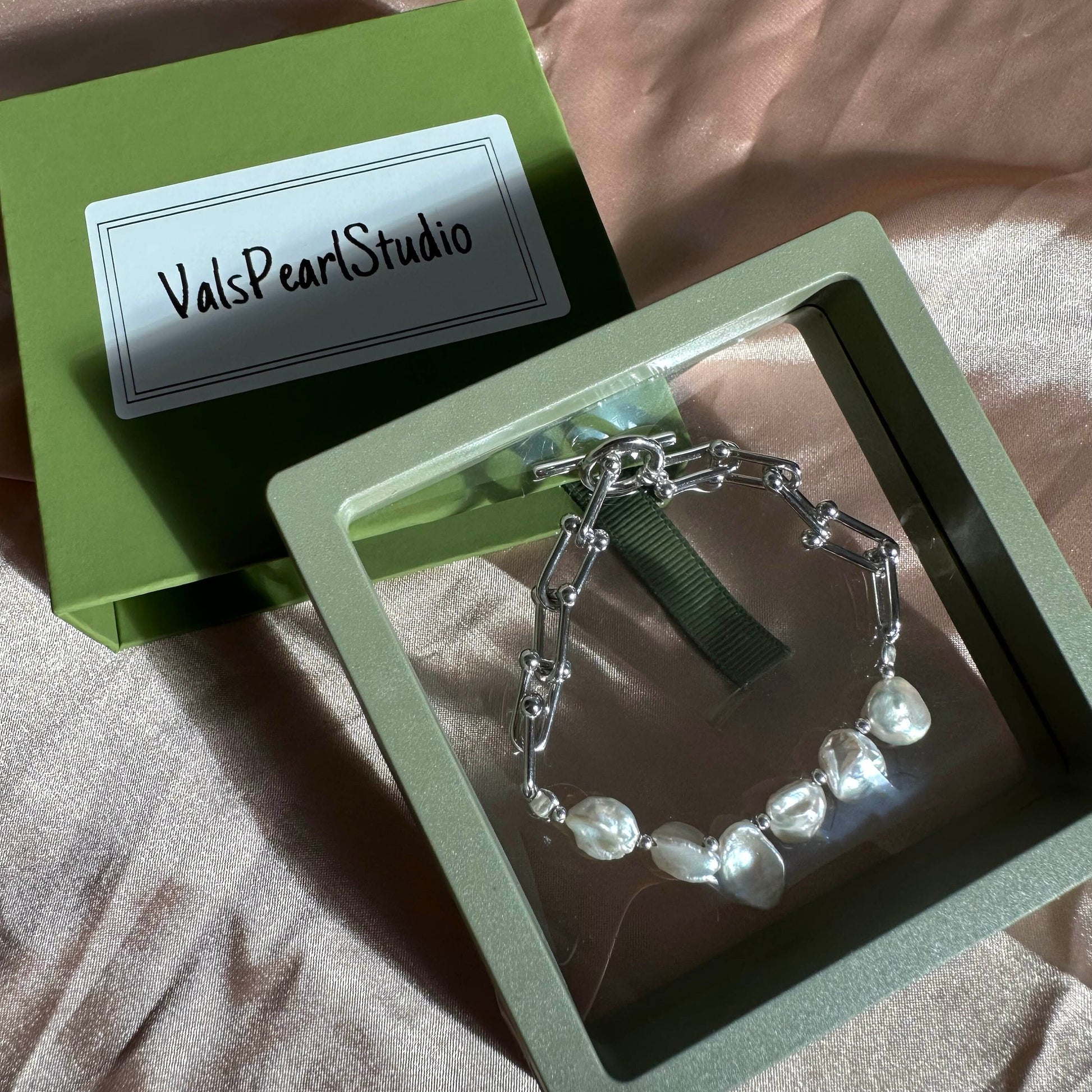 Irregular Pearl Bracelet Sterling Silver Freshwater Pearl Bracelet Horse Shoe Hardware Chain Bracelet U Link Bracelet Gift for her
